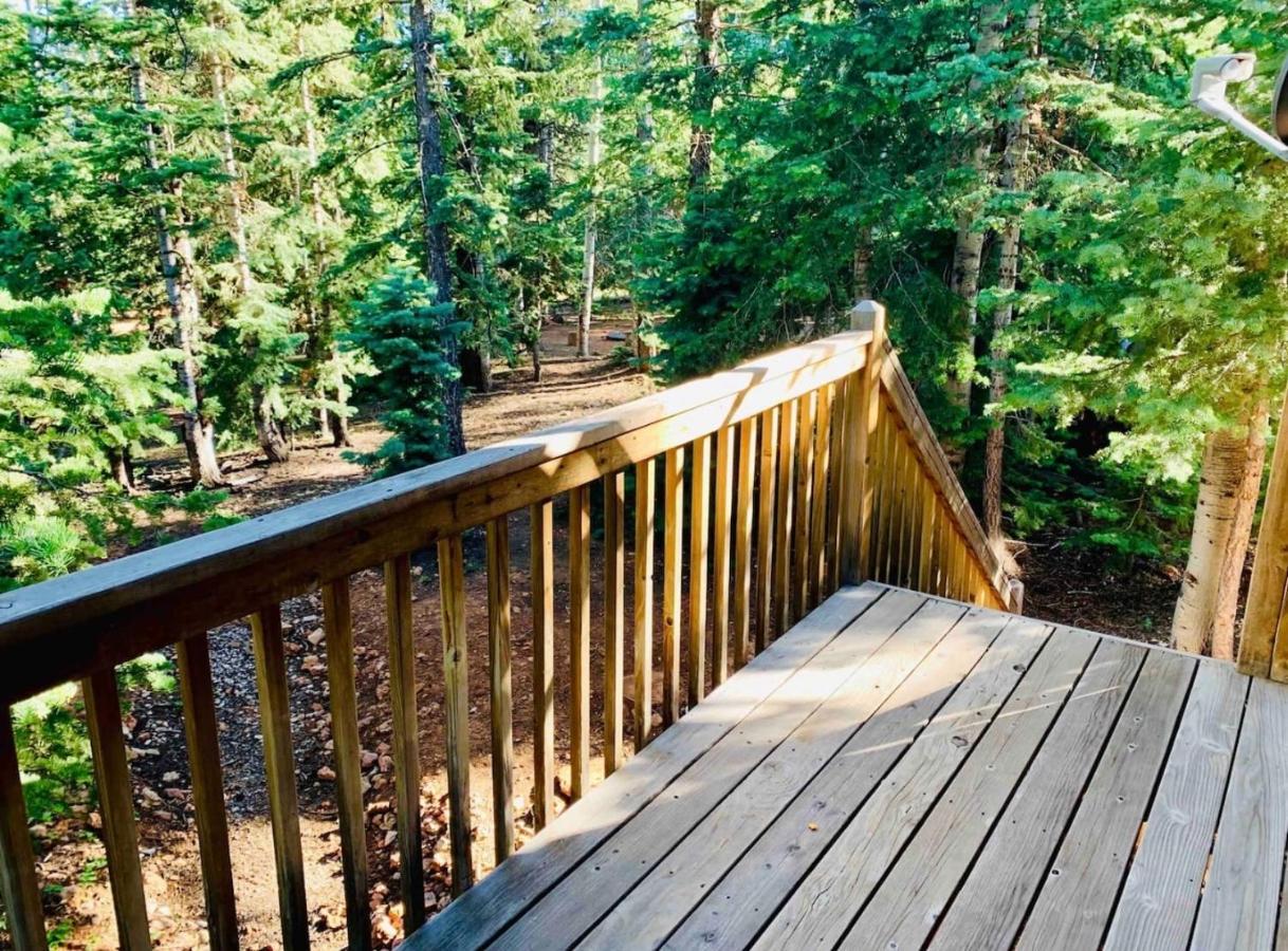 Adventure Awaits 3King Bed,2Bath Log Cabin In Heart Of Duck Creek Village! Bagian luar foto