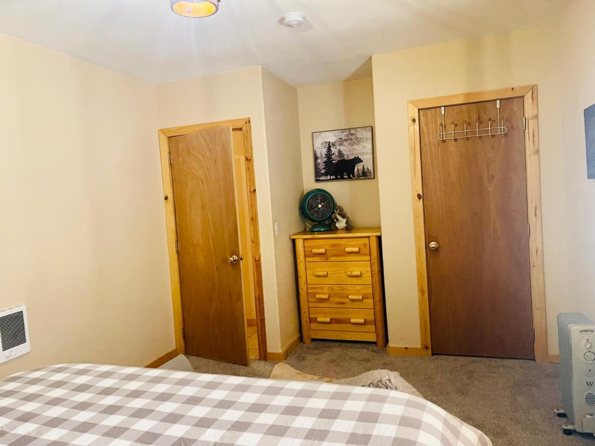 Adventure Awaits 3King Bed,2Bath Log Cabin In Heart Of Duck Creek Village! Bagian luar foto