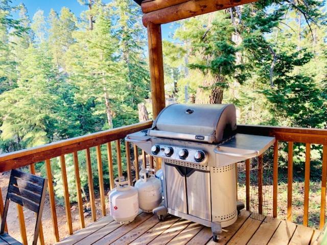 Adventure Awaits 3King Bed,2Bath Log Cabin In Heart Of Duck Creek Village! Bagian luar foto